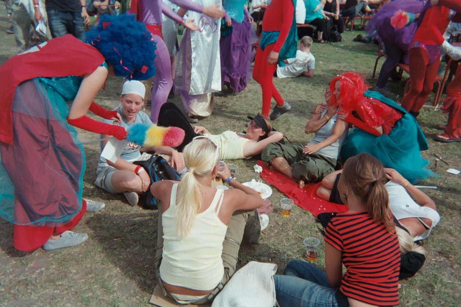 GLITTER. Auf dem ROSKILDE FESTIVAL in Roskilde in Dänemark. Juni 2003. Photo: Erwin Thomasius.