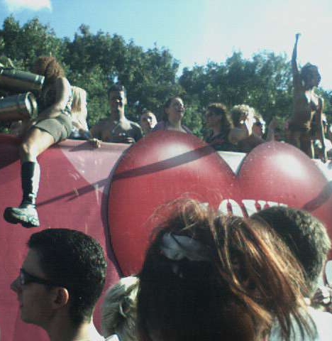 LOVE REPUBLIK, Photo vom Abend der Loveparade in Berlin am 21.07.2001